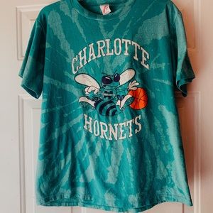 SOLD✰VINTAGE CHARLOTTE HORNETS T-SHIRT✰